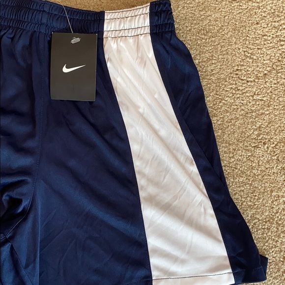 BRAND NEW Womens Navy Blue Nike Athletic Shorts - Picture 2 of 3